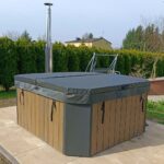kwadratowe jacuzzi ogrodowe 5 osobowe